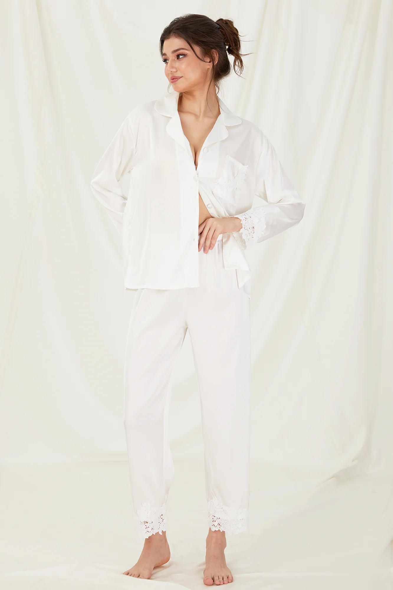 Bridal Sleepwear with White Lace Details - Image 5
