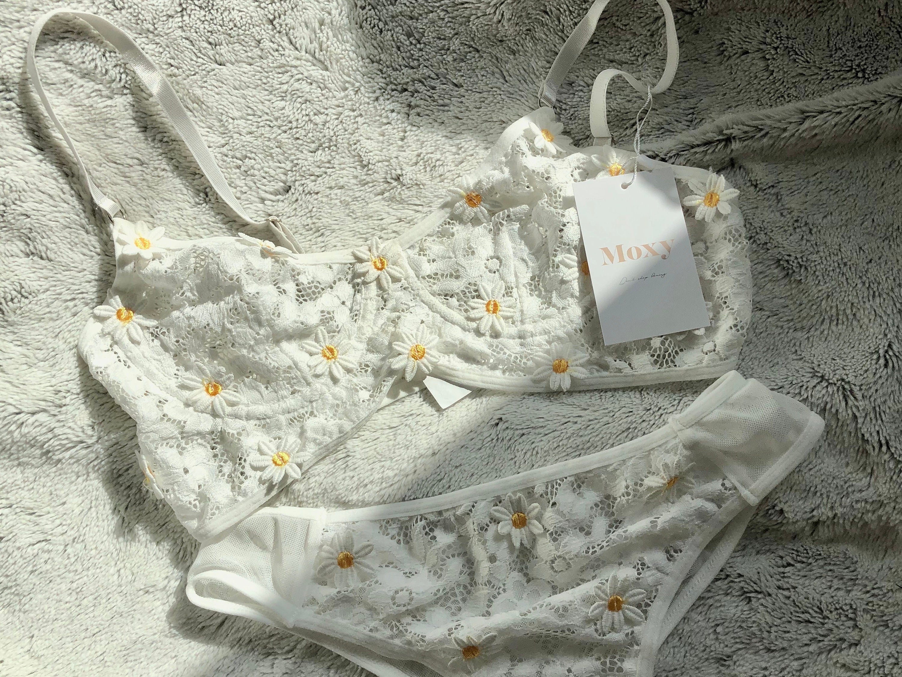 Wild White Flower Lingerie - Image 3